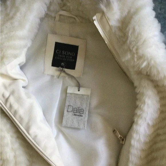 Vest - Picture 2 of 5